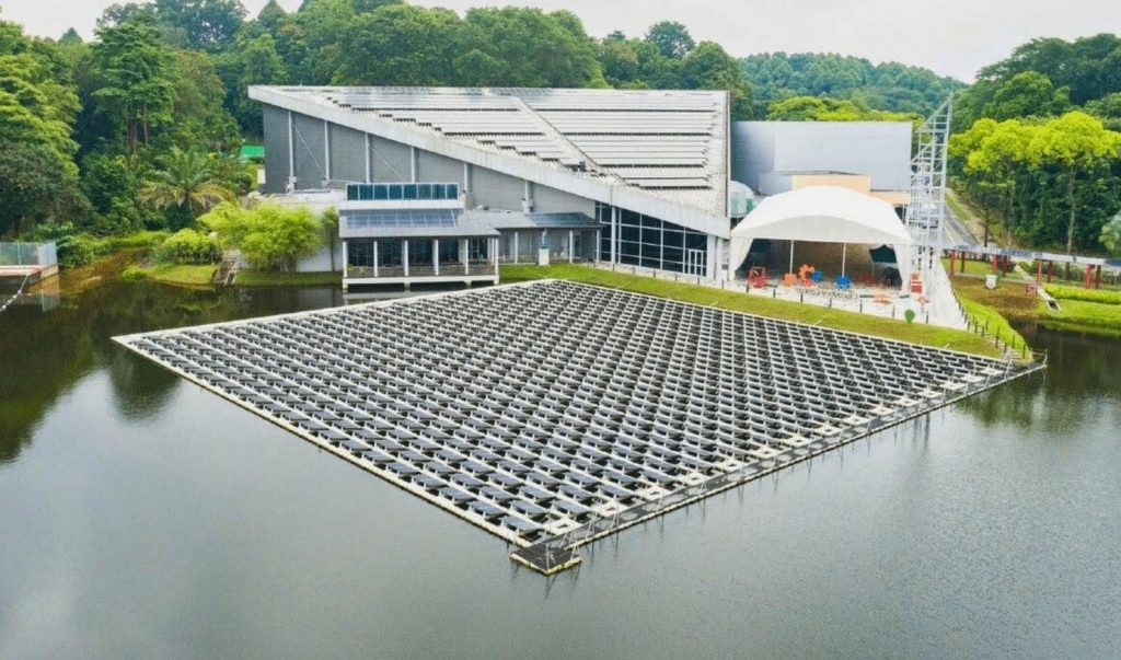Singapore Discovery Centre Integrated floating solar and rooftop PV system installation